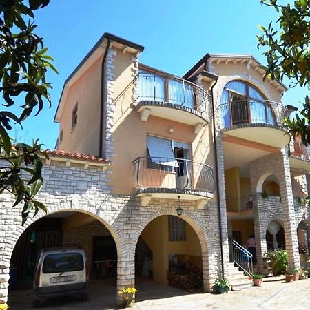 Renata Mare Apartments Ровінь Екстер'єр фото