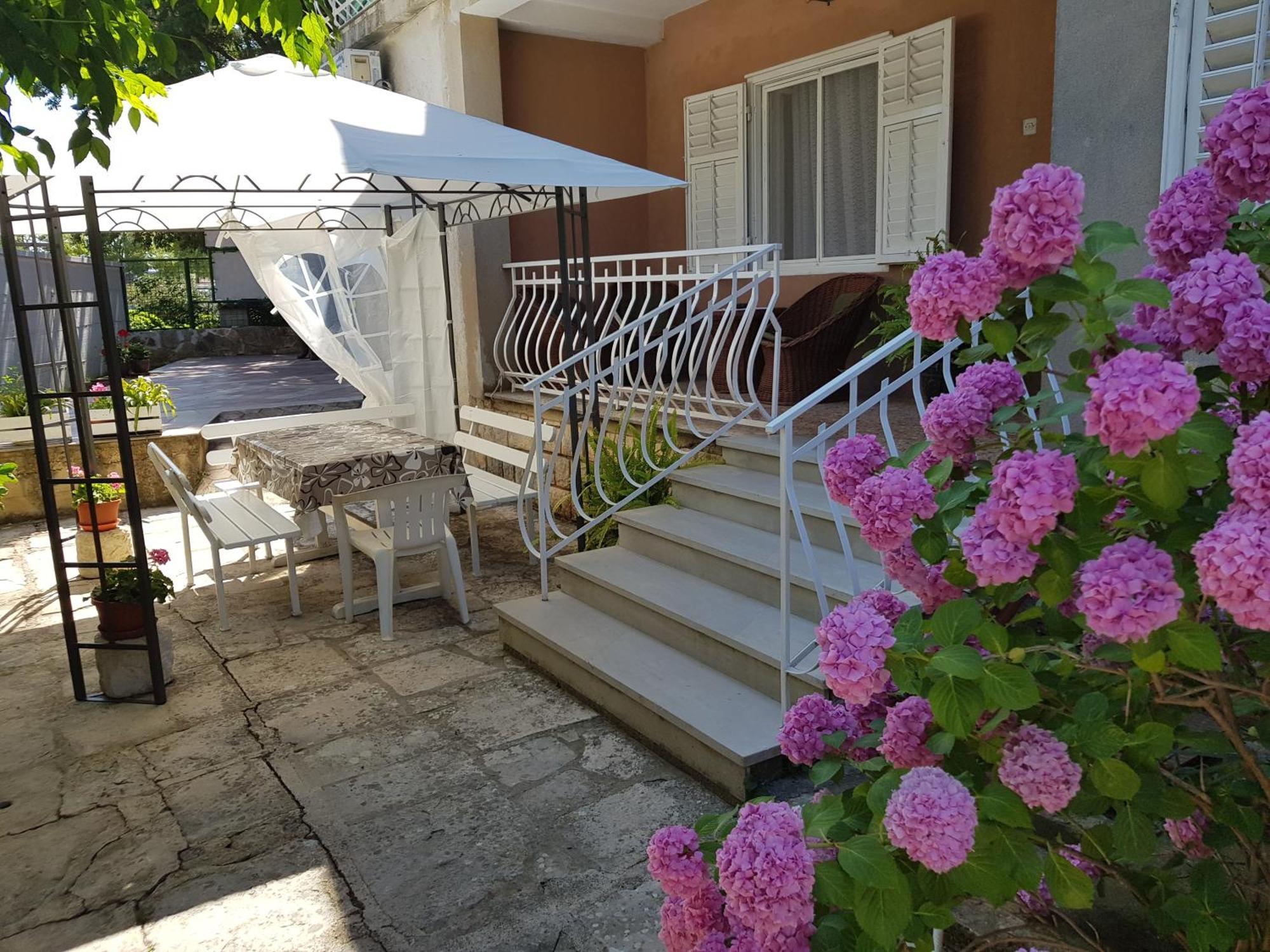Renata Mare Apartments Ровінь Екстер'єр фото