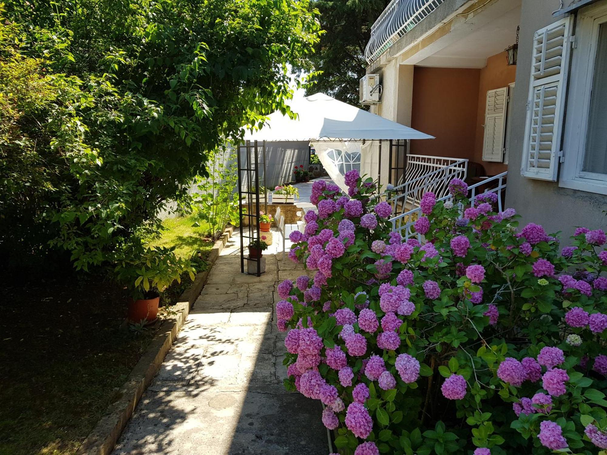 Renata Mare Apartments Ровінь Екстер'єр фото