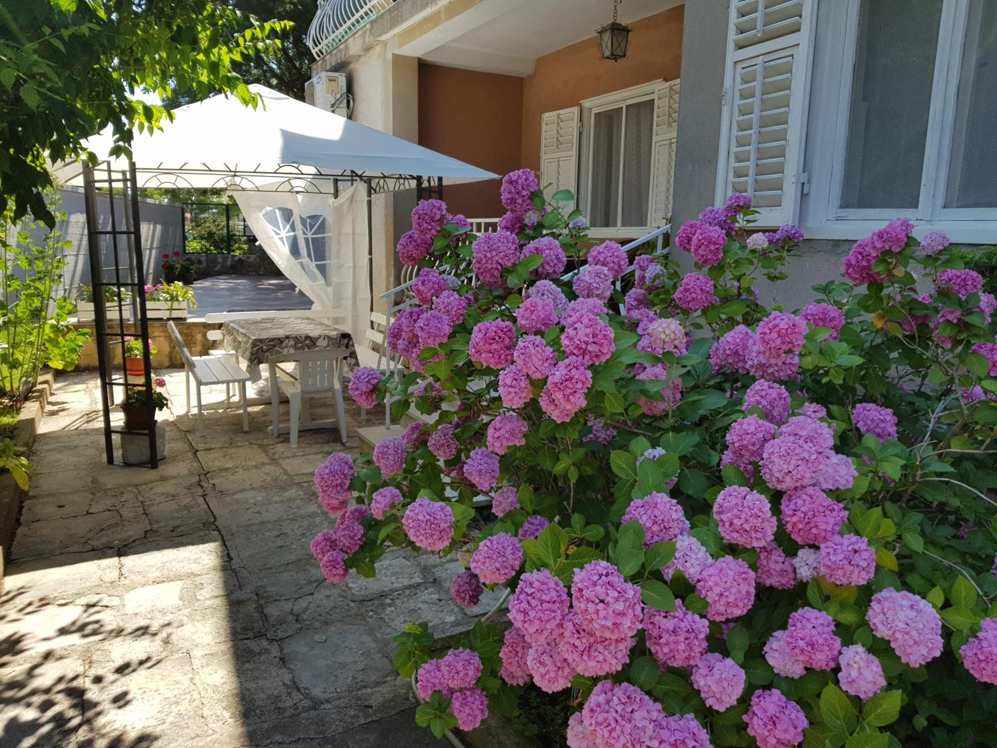 Renata Mare Apartments Ровінь Екстер'єр фото